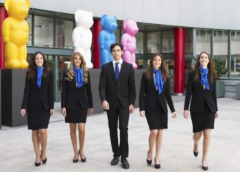 ¿Por qué contratar una agencia de azafatas para eventos es una inversión inteligente?