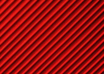 Niño usando tecnología educativa