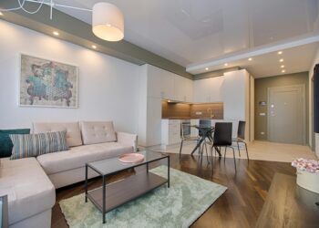 Salón ordenado y limpio